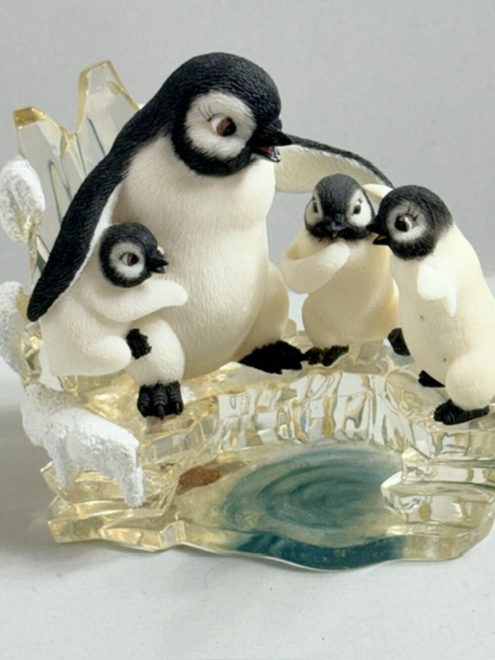 Vintage Polar Playmates Penguin Figurine Hamilton Arctic Escapades Watch Mom